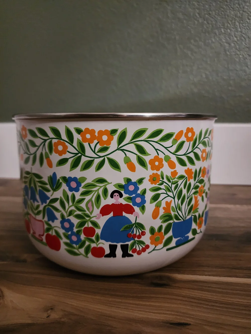 Vintage 1970s Kobe Kitchen Enamel Bowl Folk Art Birds Floral Japan 8.25
